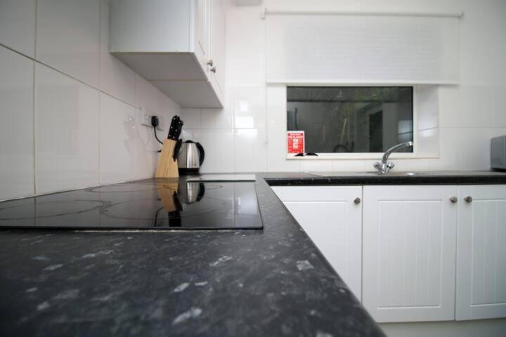 City Centre, Parking, Smart Tv'S In All Rooms Swansea Zewnętrze zdjęcie