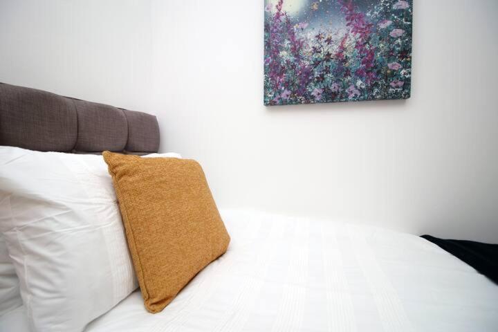 City Centre, Parking, Smart Tv'S In All Rooms Swansea Zewnętrze zdjęcie